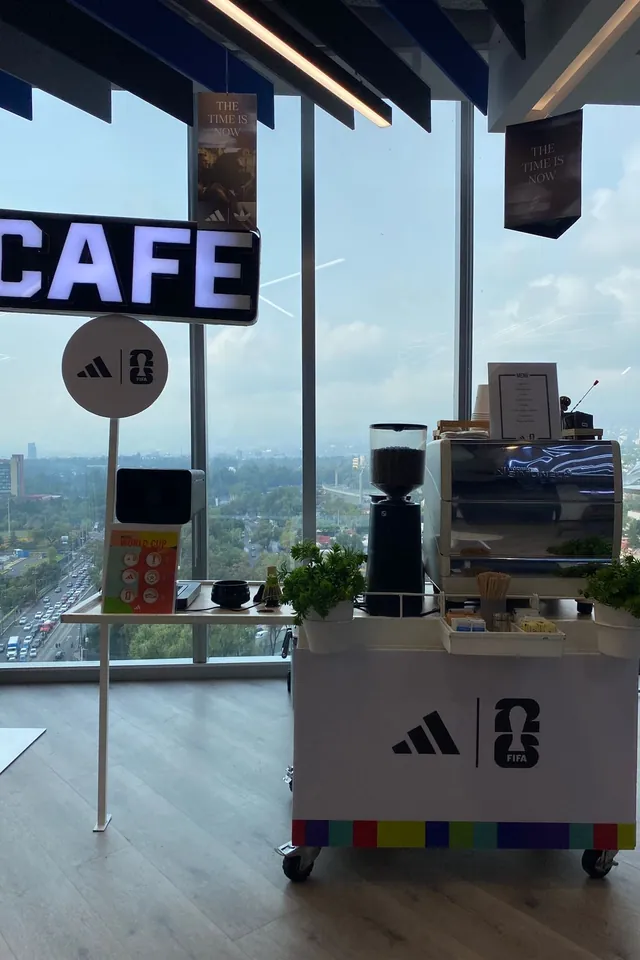 Café con Ruedas en el evento corporativo de adidas