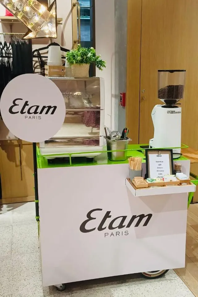 Café con Ruedas en el evento corporativo de Etam Paris